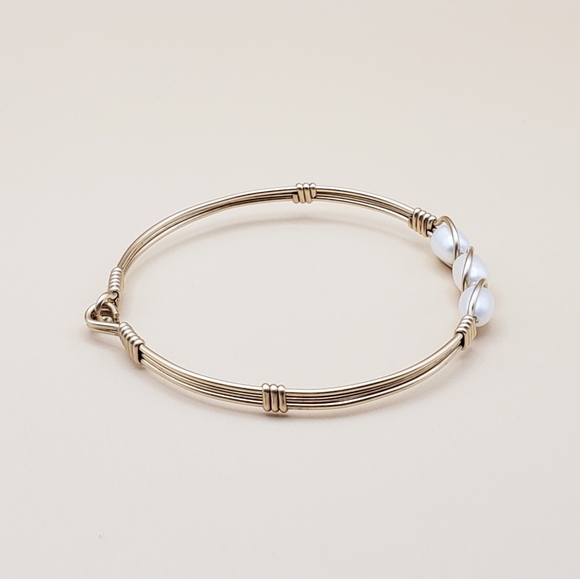 Beautiful 3 Freshwater Pearl Gold Bangle - Picture 4 of 10